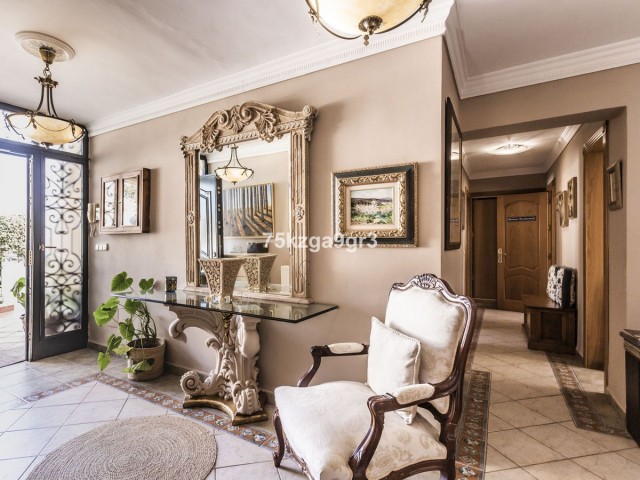 6 Bedrooms Villa in Benalmadena Costa