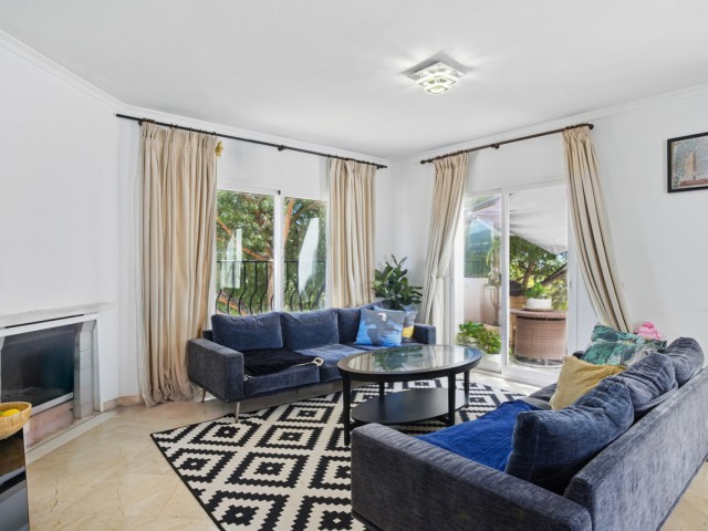 4 Schlafzimmer Apartment in Nueva Andalucía