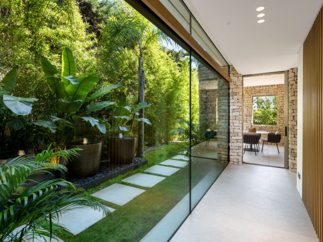 5 Schlafzimmer Villa in Nueva Andalucía