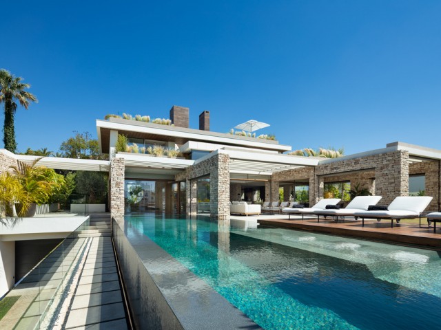 5 Schlafzimmer Villa in Nueva Andalucía