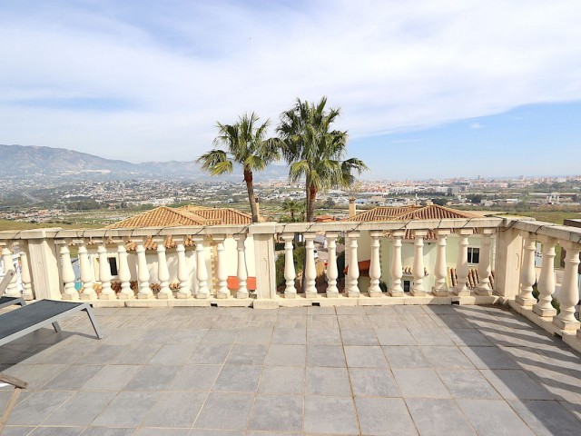 3 Makuuhuoneen Huvila Cerros del Aguila