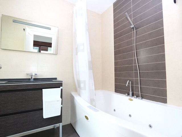 3 Makuuhuoneen Huvila Cerros del Aguila