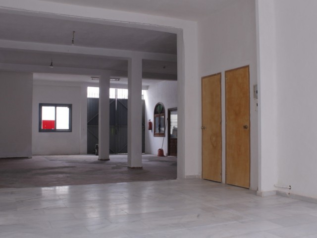 Commercial avec 0 Chambres  à San Pedro de Alcántara