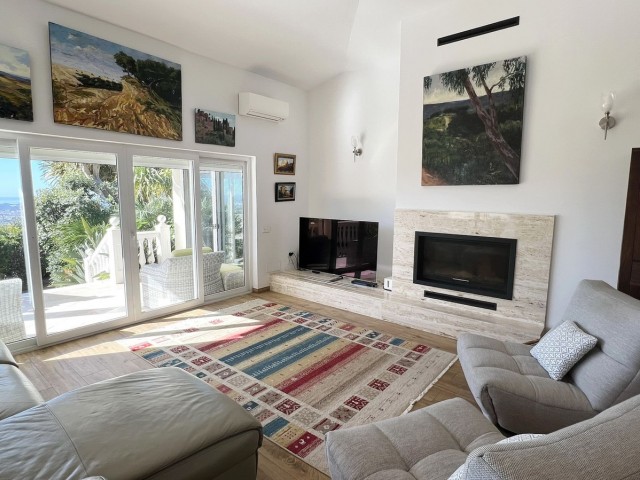 Villa avec 6 Chambres  à Mijas