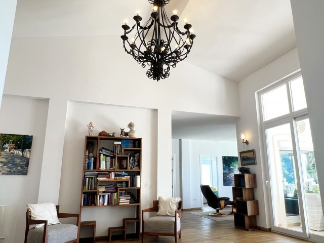 Villa avec 6 Chambres  à Mijas