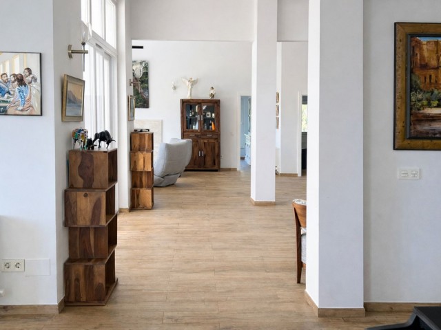 6 Makuuhuoneen Huvila Mijas