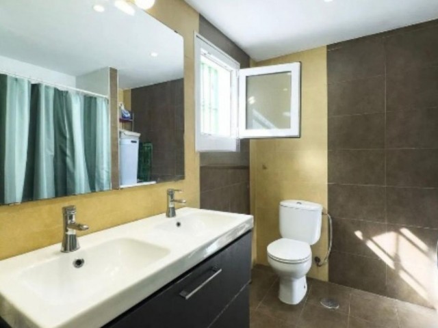 3 Schlafzimmer Villa in Estepona