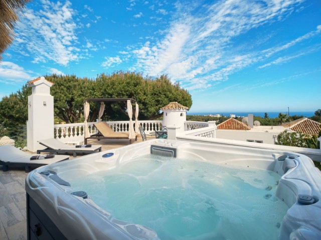 4 Bedrooms Villa in Mijas Costa