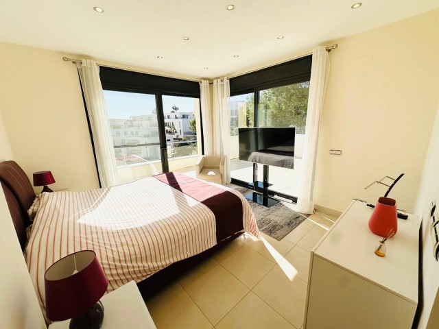 Penthouse in Altos de los Monteros