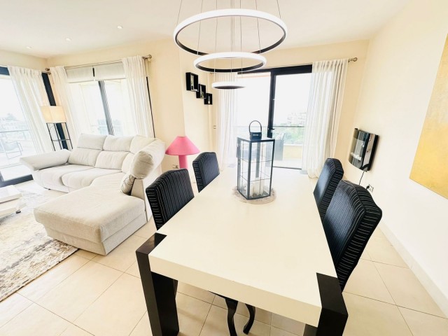 Penthouse in Altos de los Monteros