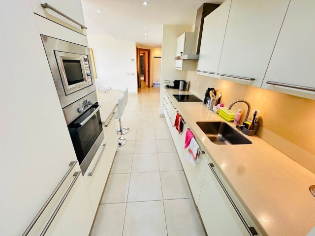 Penthouse in Altos de los Monteros