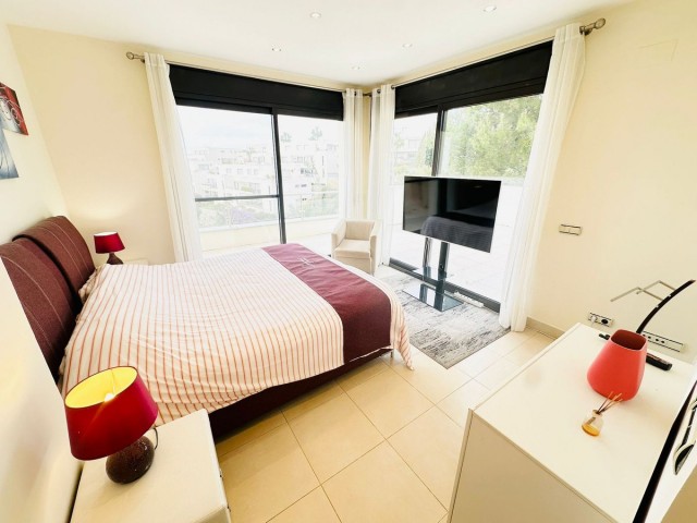 Penthouse in Altos de los Monteros