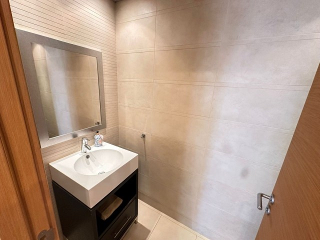 Penthouse in Altos de los Monteros