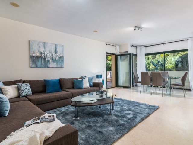 2 Schlafzimmer Apartment in Benahavís