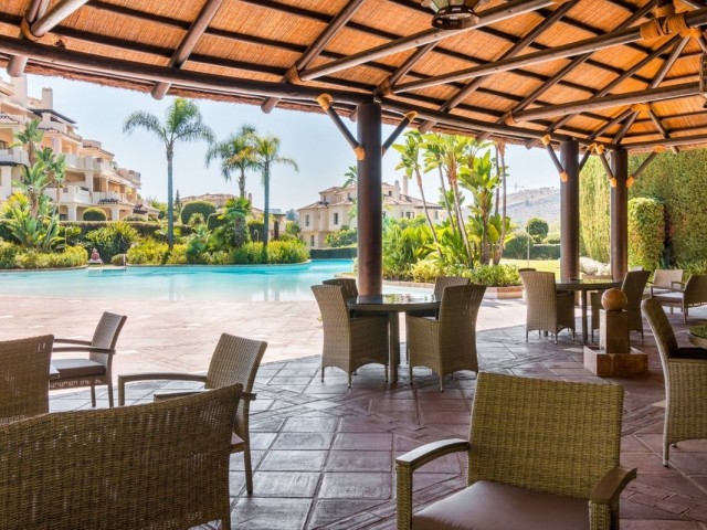 2 Bedrooms Apartment in Benahavís