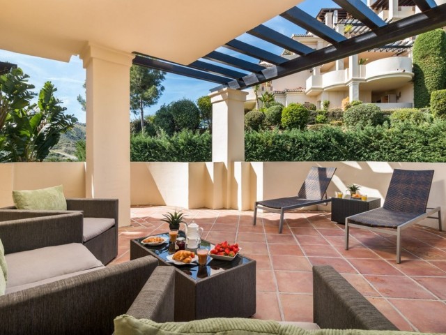 2 Bedrooms Apartment in Benahavís