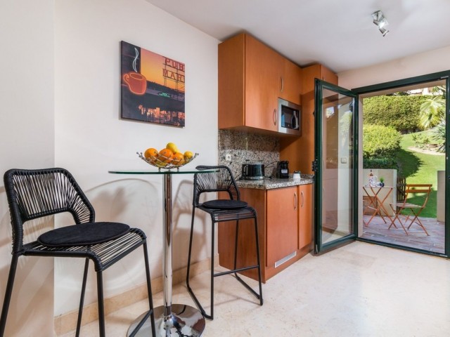 2 Bedrooms Apartment in Benahavís