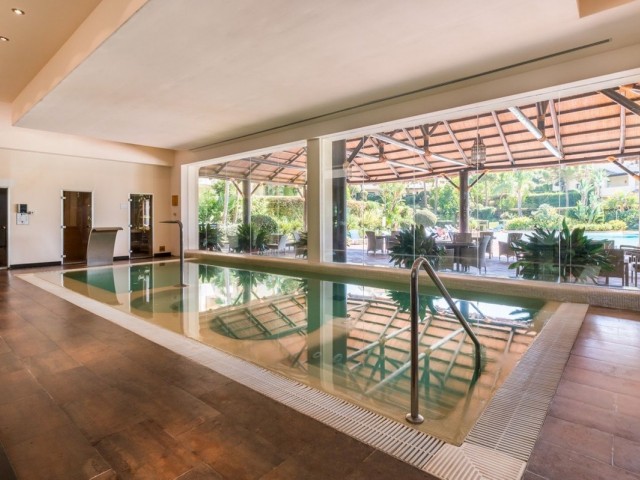 2 Bedrooms Apartment in Benahavís