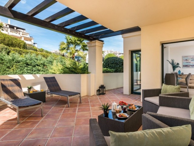 2 Bedrooms Apartment in Benahavís