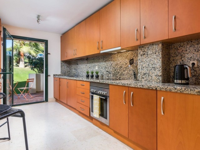 2 Bedrooms Apartment in Benahavís