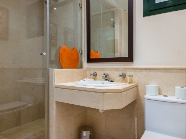 2 Bedrooms Apartment in Benahavís