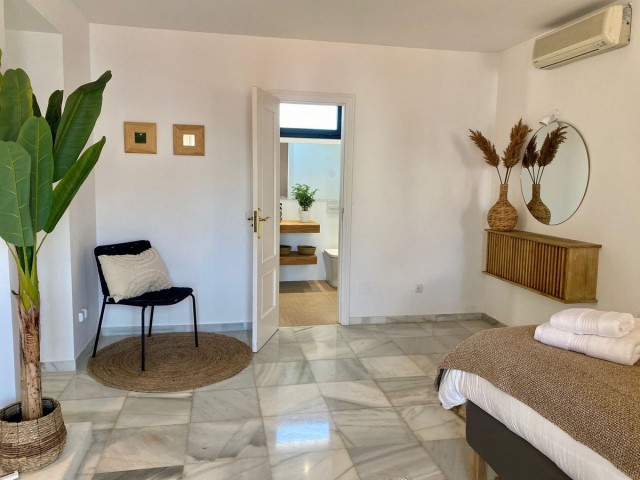 6 Schlafzimmer Villa in Nueva Andalucía