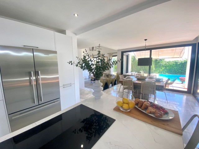 6 Schlafzimmer Villa in Nueva Andalucía