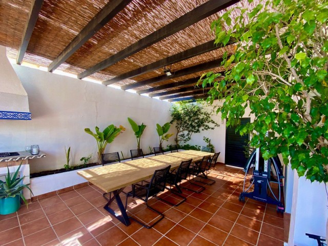 6 Schlafzimmer Villa in Nueva Andalucía