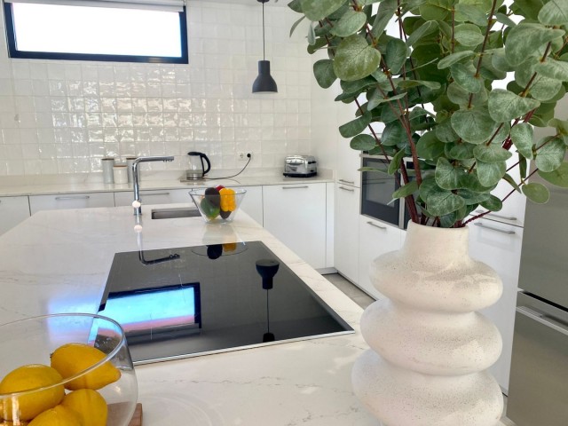 6 Schlafzimmer Villa in Nueva Andalucía