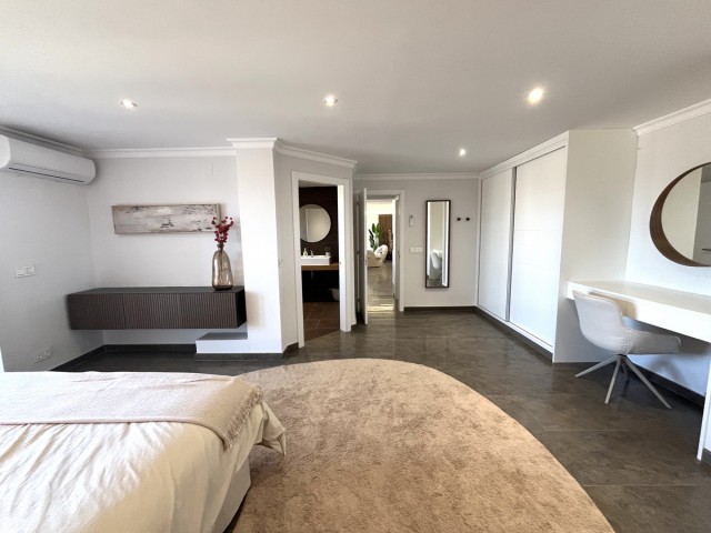 4 Bedrooms Apartment in Torreblanca