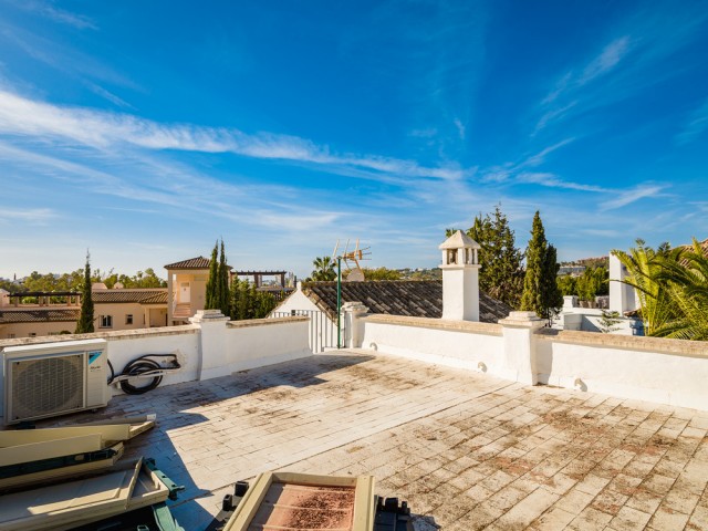 2 Slaapkamer Rijtjeshuis in Nueva Andalucía