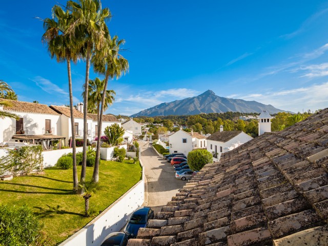 2 Slaapkamer Rijtjeshuis in Nueva Andalucía