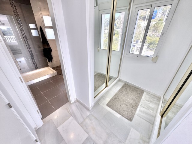 Villa avec 5 Chambres  à Calahonda