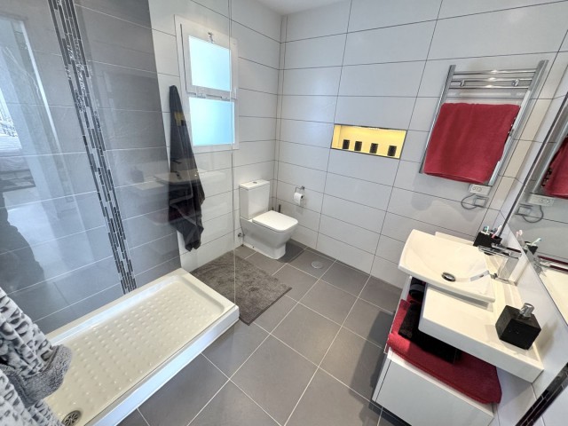 Villa avec 5 Chambres  à Calahonda