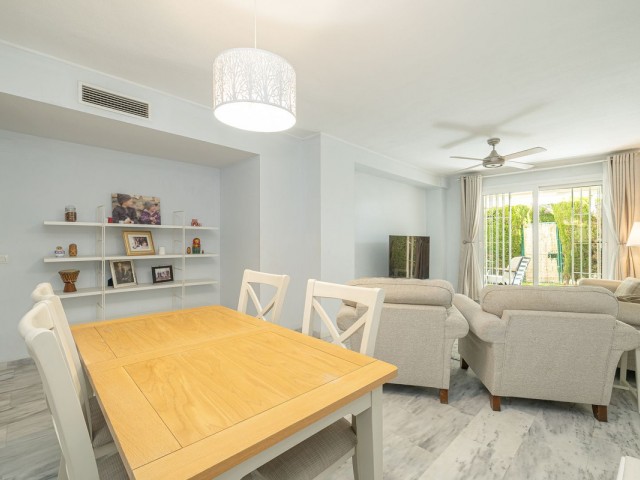 Appartement avec 3 Chambres  à Nueva Andalucía