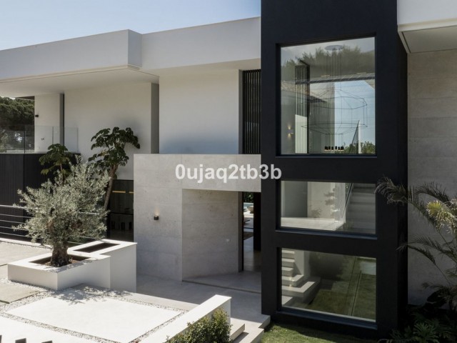 4 Bedrooms Villa in Nagüeles