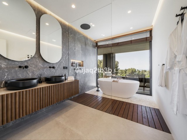 4 Bedrooms Villa in Nagüeles