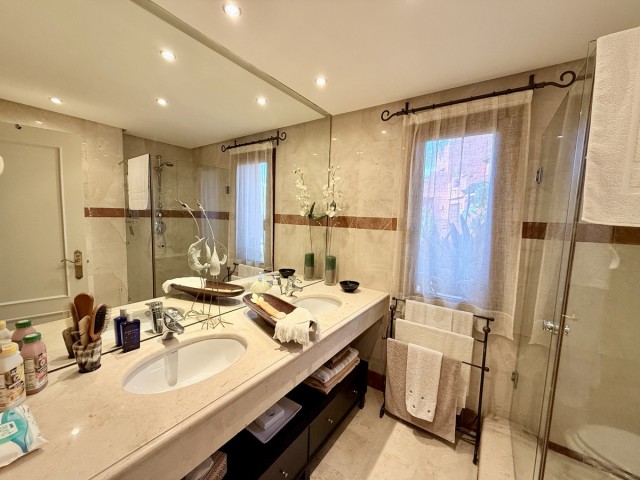 3 Sovrums Lägenhet i Estepona