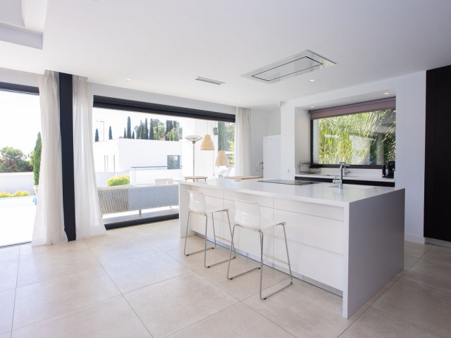 6 Makuuhuoneen Huvila Marbella