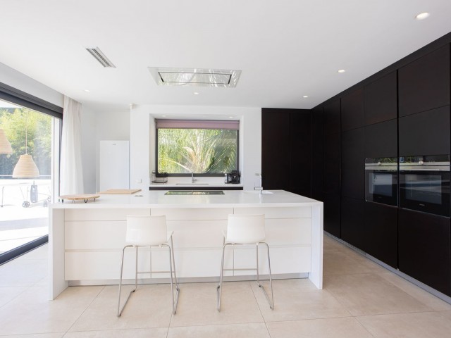 6 Makuuhuoneen Huvila Marbella