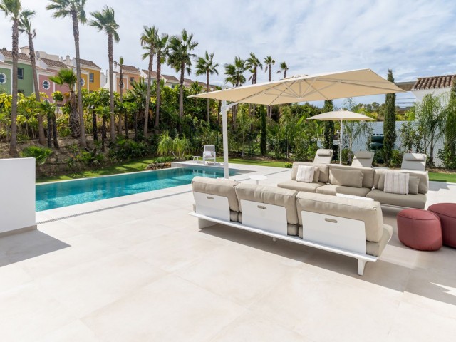 4 Makuuhuoneen Huvila Casares Playa