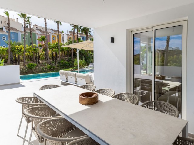 4 Makuuhuoneen Huvila Casares Playa