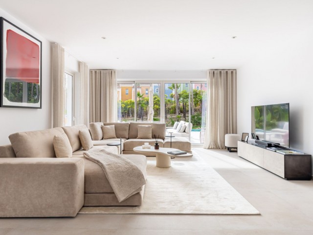 4 Makuuhuoneen Huvila Casares Playa