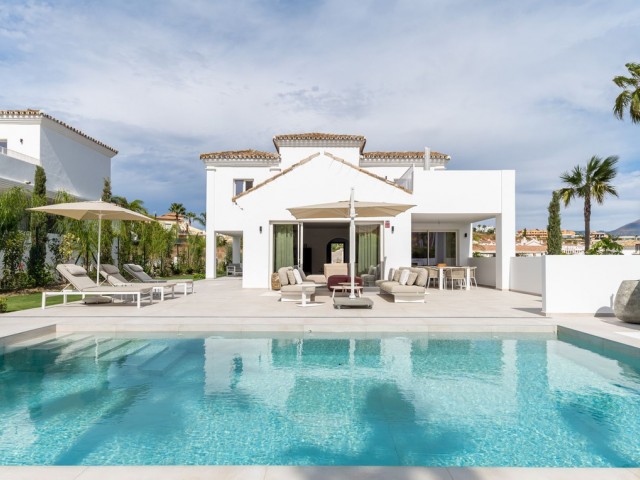 4 Makuuhuoneen Huvila Casares Playa