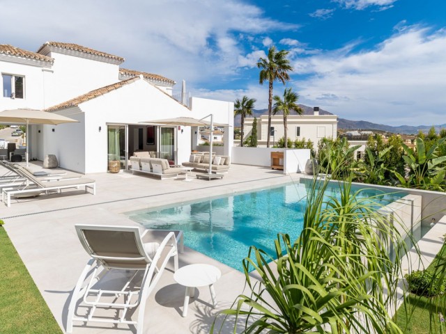 4 Makuuhuoneen Huvila Casares Playa