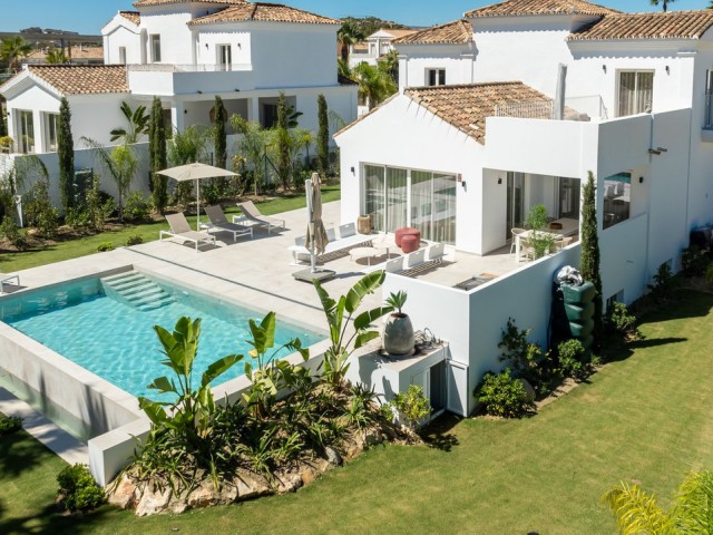 4 Makuuhuoneen Huvila Casares Playa