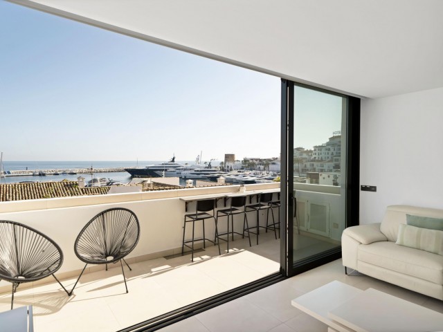 Apartamento con 2 Dormitorios  en Marbella