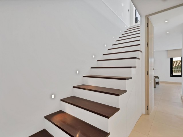 Apartamento con 2 Dormitorios  en Marbella