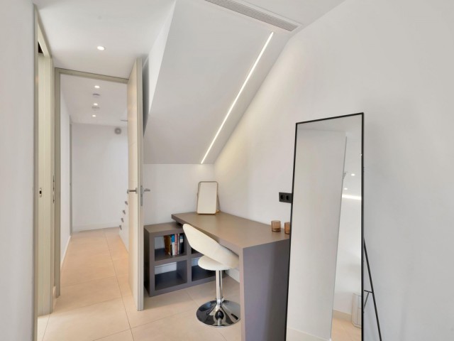 Apartamento con 2 Dormitorios  en Marbella