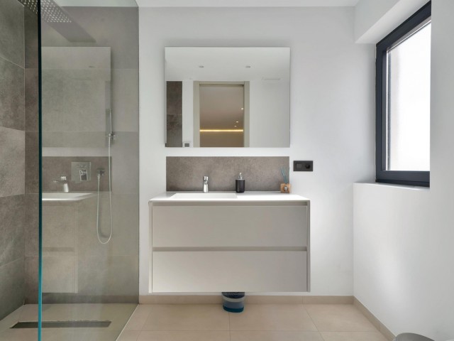 Apartamento con 2 Dormitorios  en Marbella